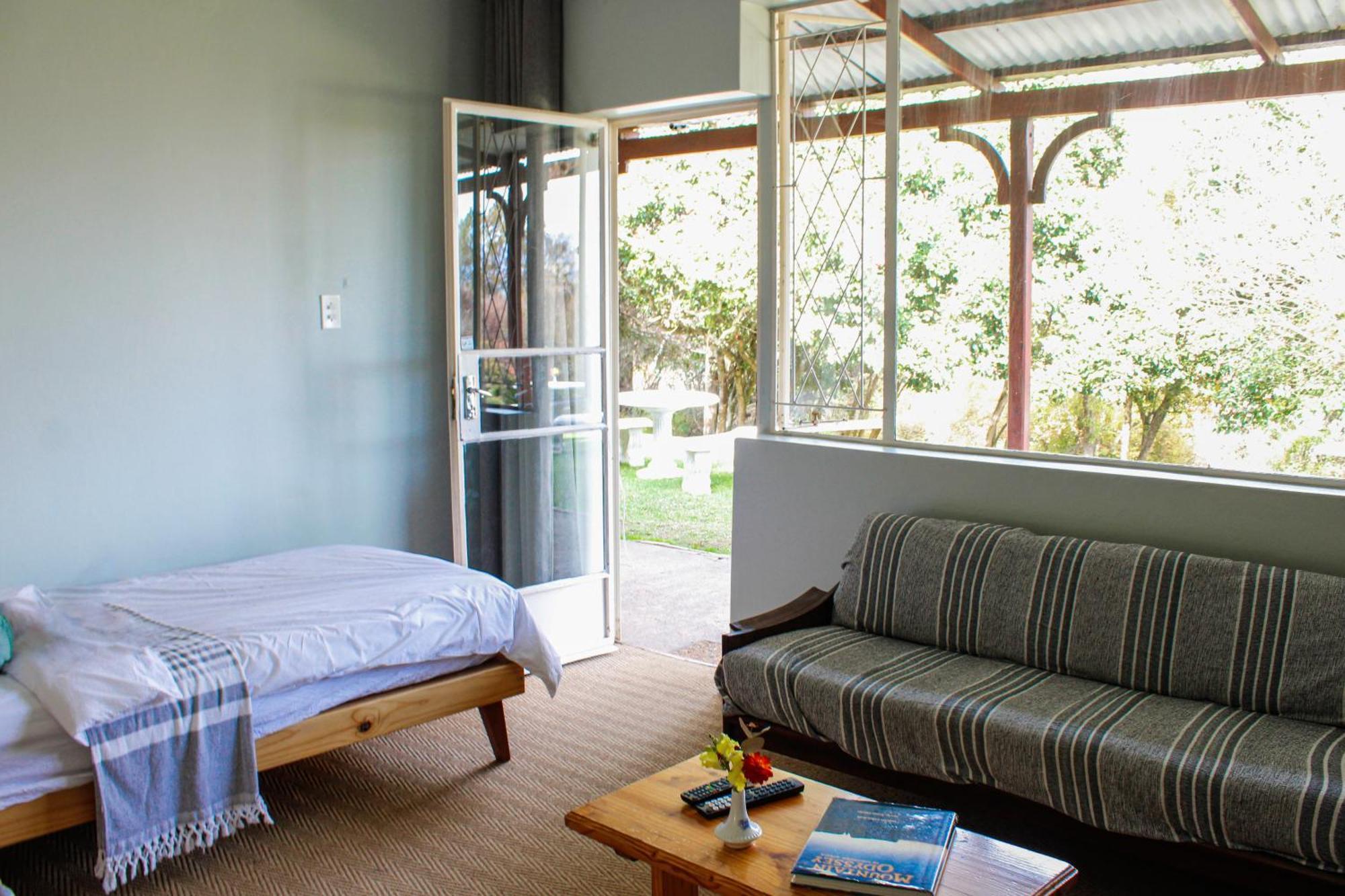 Tumble In Bed & Breakfast Underberg Exterior photo